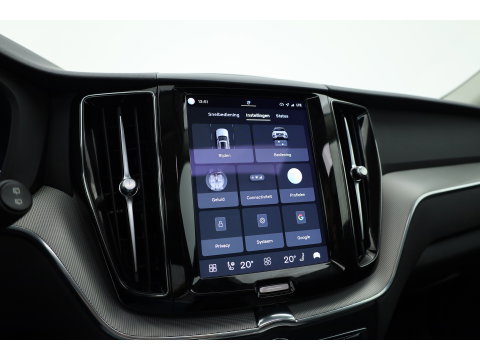 Volvo XC60 2.0 T6 Plug-in hybrid AWD Plus Bright | Prijs rijklaar | Trekhaak | Pano-dak | Camera | 4x Stoel + stuurverw. | 20 inch |
