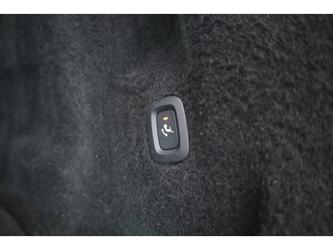 Volvo XC60 2.0 T6 Plug-in hybrid AWD Plus Bright | Prijs rijklaar | Trekhaak | Pano-dak | Camera | 4x Stoel + stuurverw. | 20 inch |