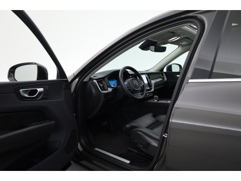 Volvo XC60 2.0 T6 Plug-in hybrid AWD Plus Bright | Prijs rijklaar | Trekhaak | Pano-dak | Camera | 4x Stoel + stuurverw. | 20 inch |