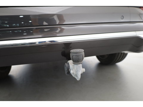 Volvo XC60 2.0 T6 Plug-in hybrid AWD Plus Bright | Prijs rijklaar | Trekhaak | Pano-dak | Camera | 4x Stoel + stuurverw. | 20 inch |