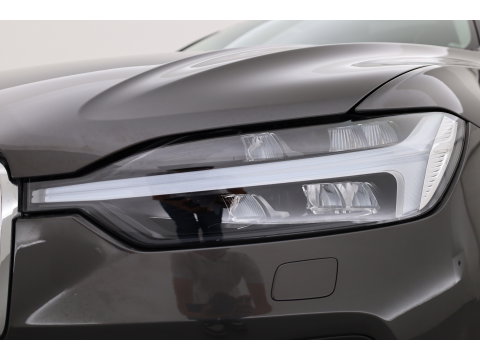 Volvo XC60 2.0 T6 Plug-in hybrid AWD Plus Bright | Prijs rijklaar | Trekhaak | Pano-dak | Camera | 4x Stoel + stuurverw. | 20 inch |