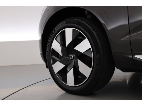 Volvo XC60 2.0 T6 Plug-in hybrid AWD Plus Bright | Prijs rijklaar | Trekhaak | Pano-dak | Camera | 4x Stoel + stuurverw. | 20 inch |