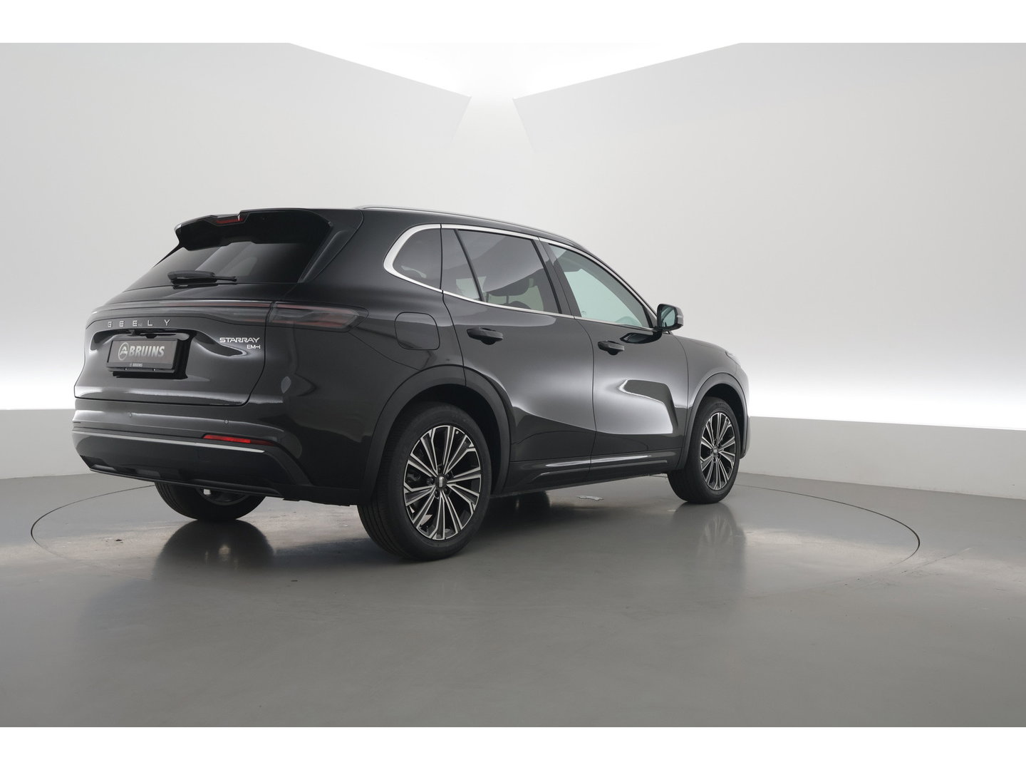 GEELY Starray EM-i 1.5 Max | 18.4 kWh Batterij | 83km WLTP | Stoel- stuurverw. | Pano | 360cam | Stoelvent. | 19'' | HUD | Flyme