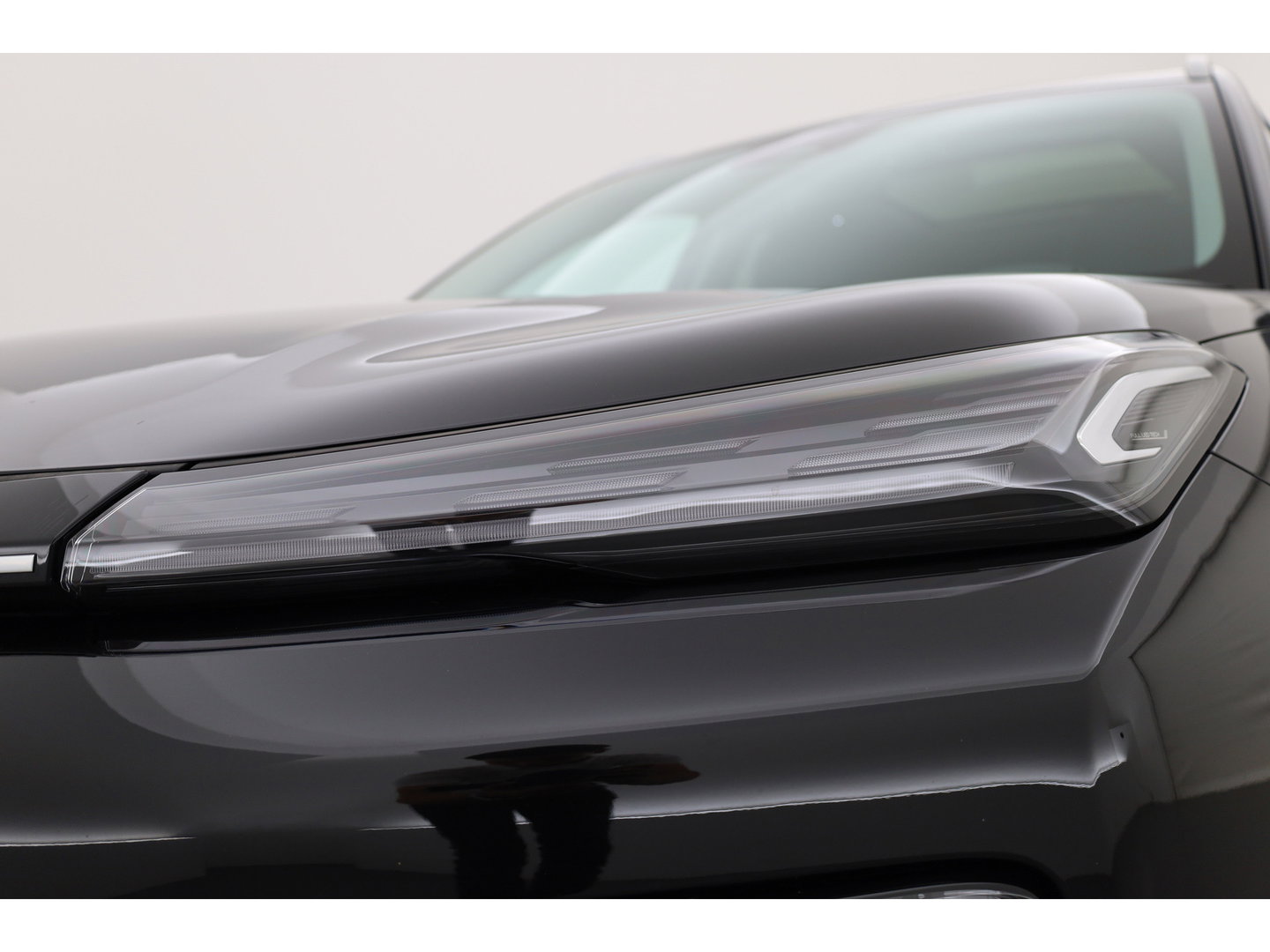 GEELY Starray EM-i 1.5 Max | 18.4 kWh Batterij | 83km WLTP | Stoel- stuurverw. | Pano | 360cam | Stoelvent. | 19'' | HUD | Flyme