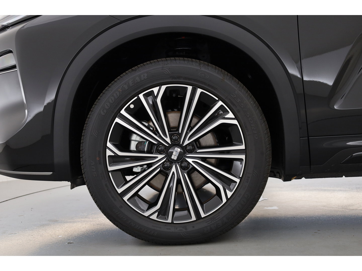 GEELY Starray EM-i 1.5 Max | 18.4 kWh Batterij | 83km WLTP | Stoel- stuurverw. | Pano | 360cam | Stoelvent. | 19'' | HUD | Flyme