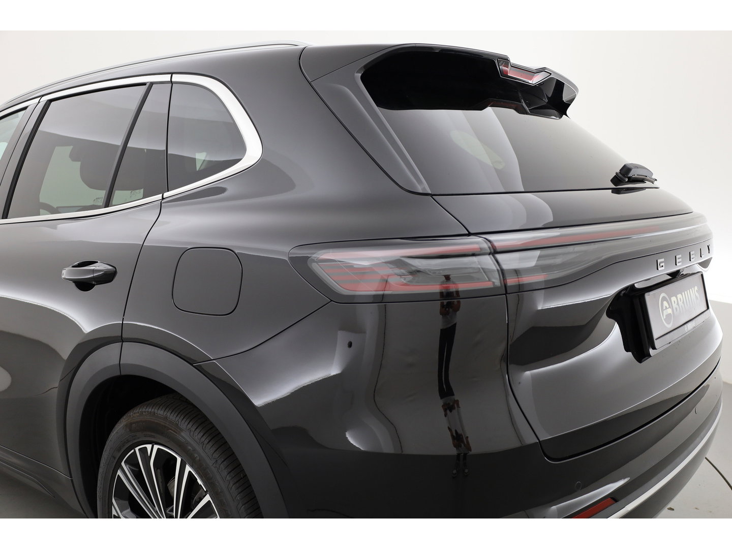 GEELY Starray EM-i 1.5 Max | 18.4 kWh Batterij | 83km WLTP | Stoel- stuurverw. | Pano | 360cam | Stoelvent. | 19'' | HUD | Flyme