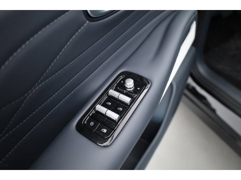 GEELY Starray EM-i 1.5 Max | 18.4 kWh Batterij | 83km WLTP | Stoel- stuurverw. | Pano | 360cam | Stoelvent. | 19'' | HUD | Flyme