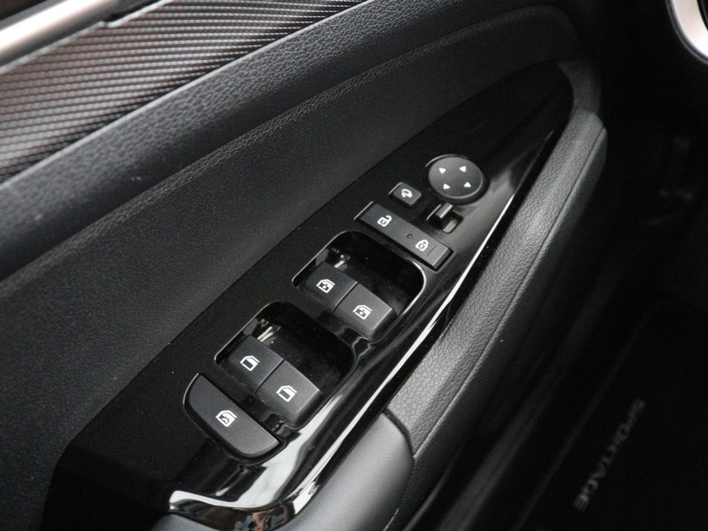 Kia Sportage 1.6 T-GDi Plug-in Hybrid AWD DynamicLine | SOH 97,6% | Adaptive cruise | Lane assist | Carplay | Camera | Park assist | Virtueel dashboard