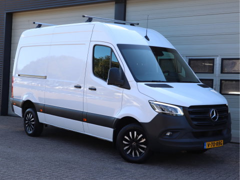 Mercedes-Benz Sprinter 319 CDI 3.0 V6 Automaat Euro 6 - L2H2 - Volledig Dealer onderhouden - LED - Trekhaak