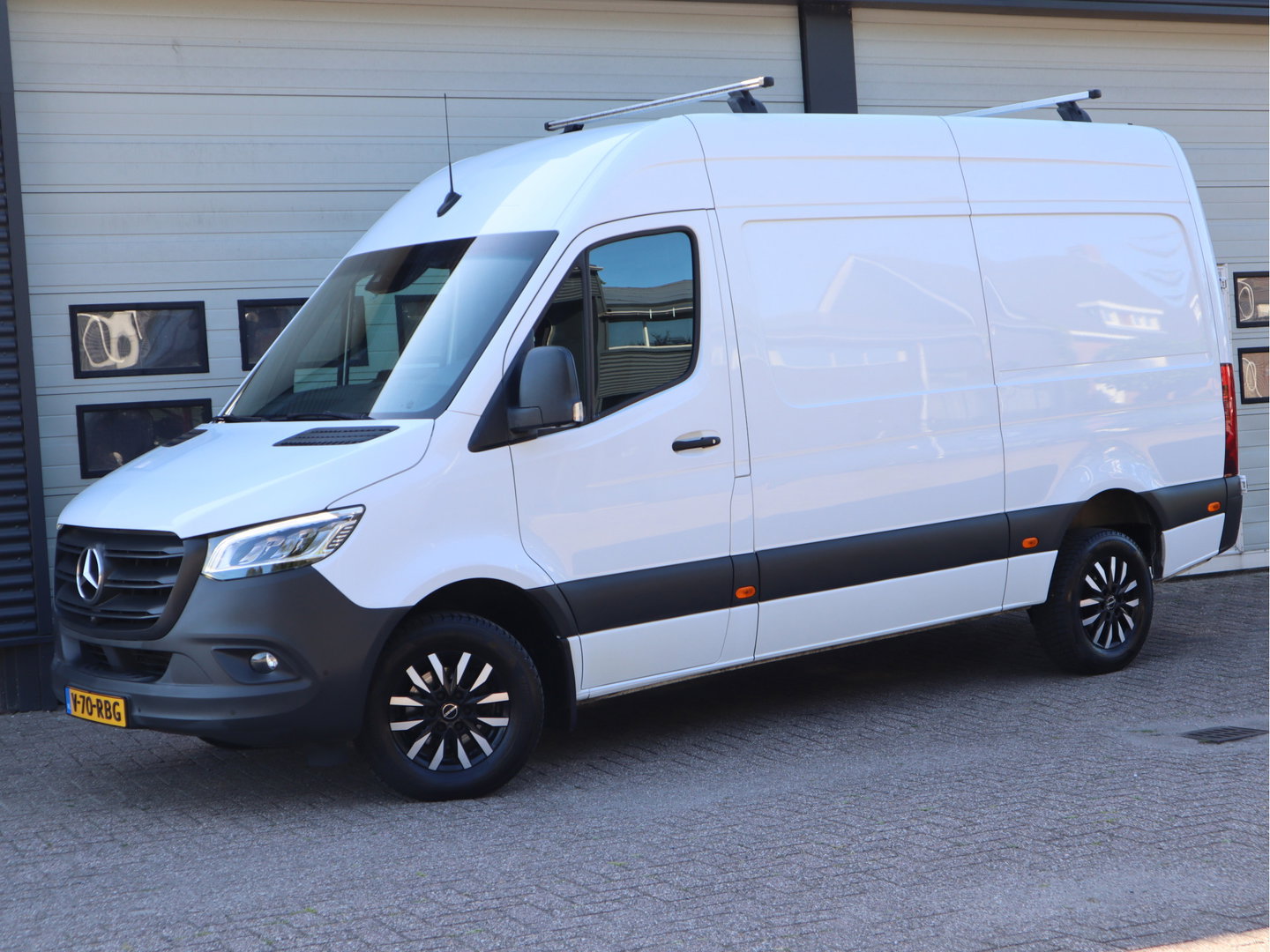 Mercedes-Benz Sprinter 319 CDI 3.0 V6 Automaat Euro 6 - L2H2 - Volledig Dealer onderhouden - LED - Trekhaak