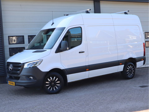 Mercedes-Benz Sprinter 319 CDI 3.0 V6 Automaat Euro 6 - L2H2 - Volledig Dealer onderhouden - LED - Trekhaak