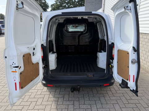 Ford Transit Courier 1.5 TDCI Trend / vaste prijs rijklaar € 6.450 ex btw / lease vanaf € / airco / navigatie / trekhaak / parkeersensoren achter / stoelverwarming
