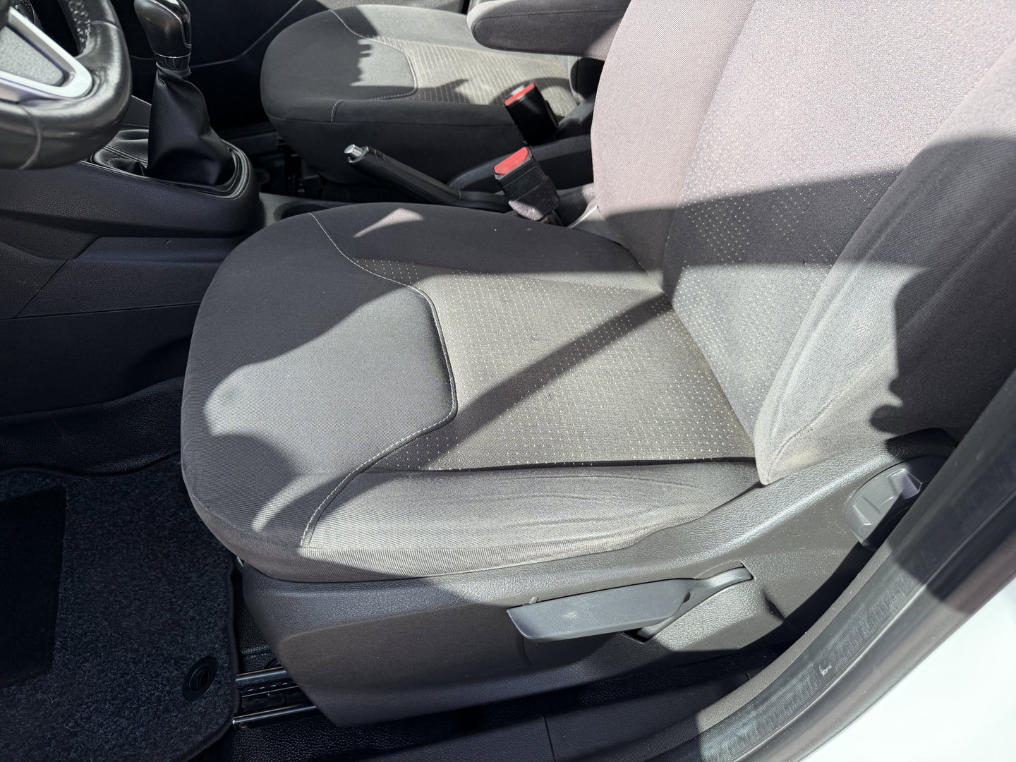 Ford Transit Courier 1.5 TDCI Trend / vaste prijs rijklaar € 6.450 ex btw / lease vanaf € / airco / navigatie / trekhaak / parkeersensoren achter / stoelverwarming