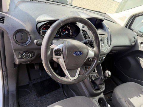 Ford Transit Courier 1.5 TDCI Trend / vaste prijs rijklaar € 6.450 ex btw / lease vanaf € / airco / navigatie / trekhaak / parkeersensoren achter / stoelverwarming