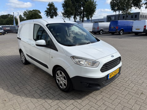Ford Transit Courier 1.5 TDCI Trend / vaste prijs rijklaar € 6.450 ex btw / lease vanaf € / airco / navigatie / trekhaak / parkeersensoren achter / stoelverwarming
