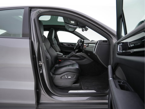 Porsche Cayenne Coupé 3.0 E-Hybrid (Plug-in) (INCL.BTW) Aut. *PANO | LEATHER | FULL-LED | SPORT-CHRONO | TOP-VIEW | ADAPTIVE-CRUISE | BOSE-SOUND | DAB+ | NAVI-FULLMAP | COMFORT-SEATS | SHIFT-PADDLES | KEYLESS | ECC | PDC | 20''ALU*