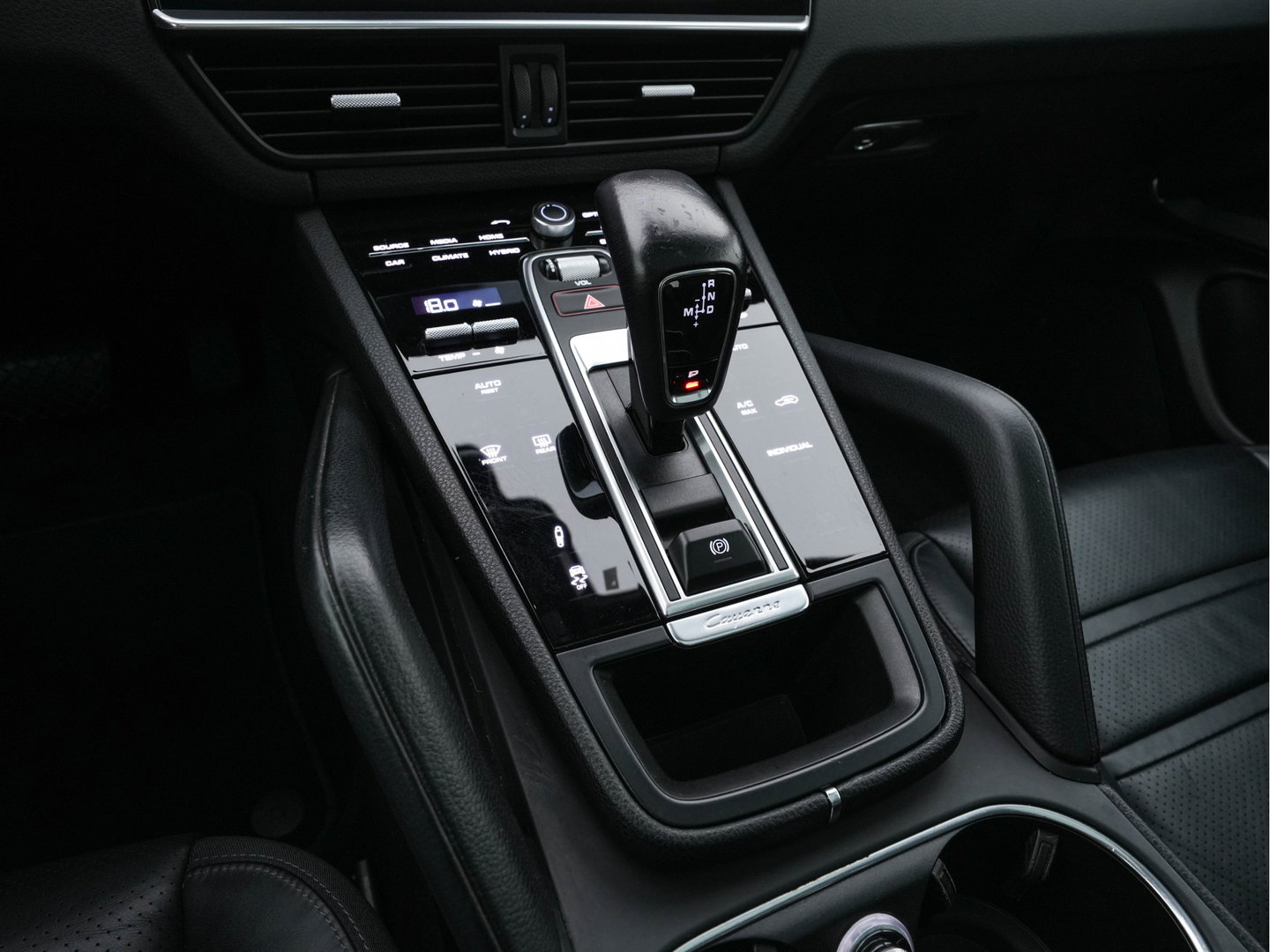 Porsche Cayenne Coupé 3.0 E-Hybrid (Plug-in) (INCL.BTW) Aut. *PANO | LEATHER | FULL-LED | SPORT-CHRONO | TOP-VIEW | ADAPTIVE-CRUISE | BOSE-SOUND | DAB+ | NAVI-FULLMAP | COMFORT-SEATS | SHIFT-PADDLES | KEYLESS | ECC | PDC | 20''ALU*