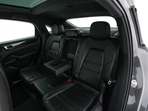 Porsche Cayenne Coupé 3.0 E-Hybrid (Plug-in) (INCL.BTW) Aut. *PANO | LEATHER | FULL-LED | SPORT-CHRONO | TOP-VIEW | ADAPTIVE-CRUISE | BOSE-SOUND | DAB+ | NAVI-FULLMAP | COMFORT-SEATS | SHIFT-PADDLES | KEYLESS | ECC | PDC | 20''ALU*