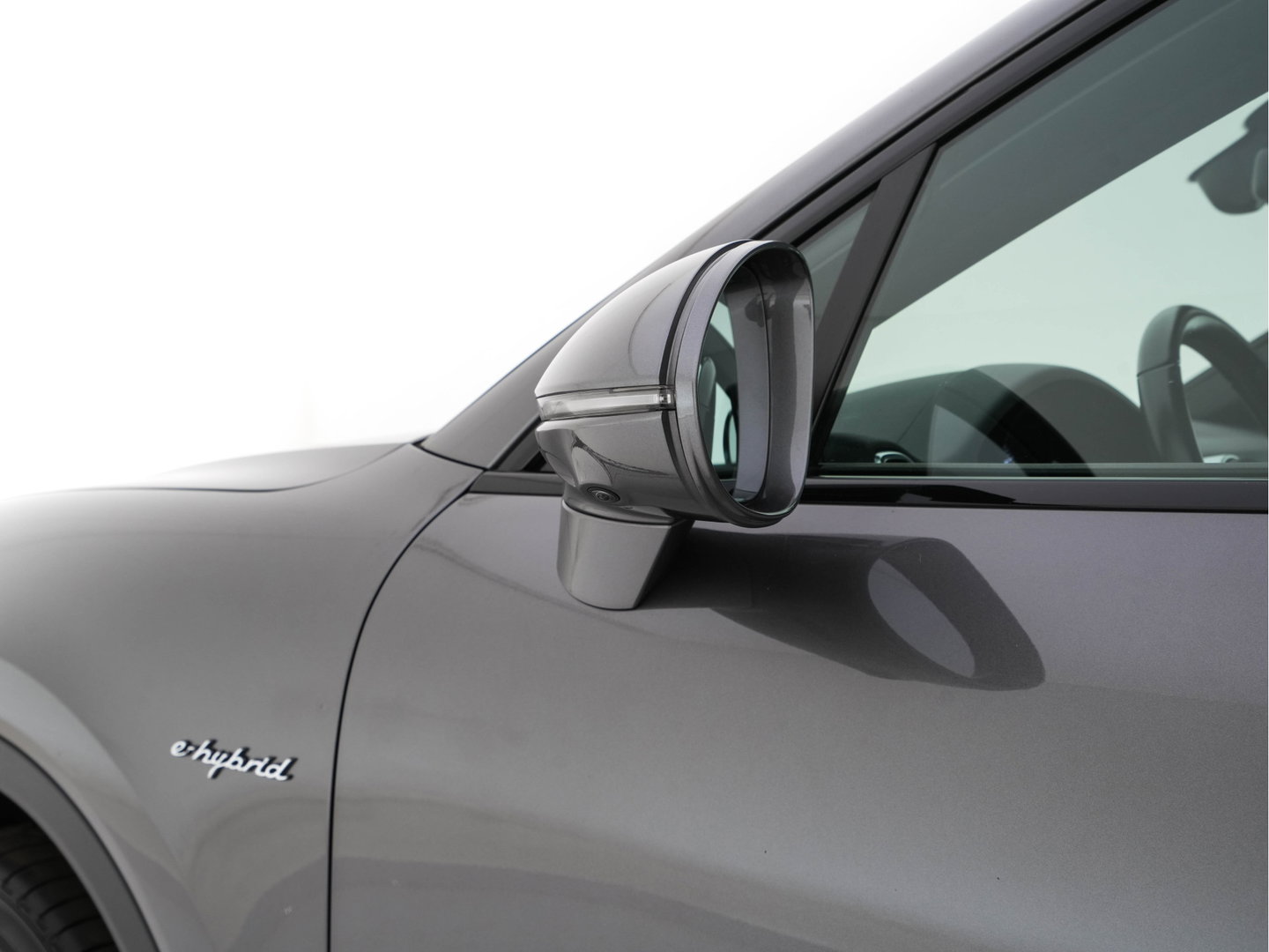 Porsche Cayenne Coupé 3.0 E-Hybrid (Plug-in) (INCL.BTW) Aut. *PANO | LEATHER | FULL-LED | SPORT-CHRONO | TOP-VIEW | ADAPTIVE-CRUISE | BOSE-SOUND | DAB+ | NAVI-FULLMAP | COMFORT-SEATS | SHIFT-PADDLES | KEYLESS | ECC | PDC | 20''ALU*