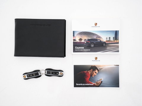 Porsche Cayenne Coupé 3.0 E-Hybrid (Plug-in) (INCL.BTW) Aut. *PANO | LEATHER | FULL-LED | SPORT-CHRONO | TOP-VIEW | ADAPTIVE-CRUISE | BOSE-SOUND | DAB+ | NAVI-FULLMAP | COMFORT-SEATS | SHIFT-PADDLES | KEYLESS | ECC | PDC | 20''ALU*