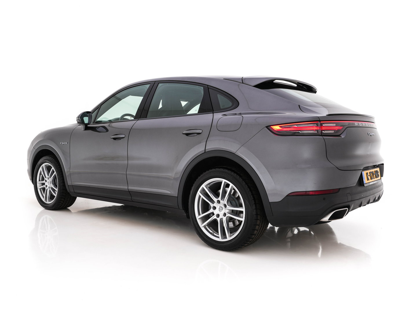 Porsche Cayenne Coupé 3.0 E-Hybrid (Plug-in) (INCL.BTW) Aut. *PANO | LEATHER | FULL-LED | SPORT-CHRONO | TOP-VIEW | ADAPTIVE-CRUISE | BOSE-SOUND | DAB+ | NAVI-FULLMAP | COMFORT-SEATS | SHIFT-PADDLES | KEYLESS | ECC | PDC | 20''ALU*