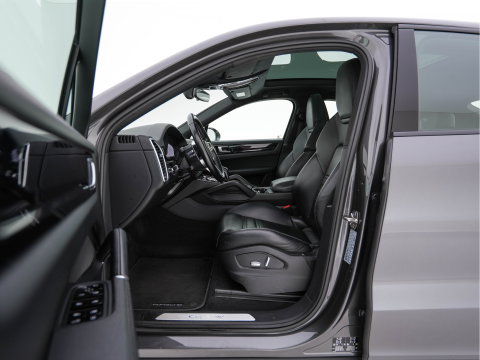Porsche Cayenne Coupé 3.0 E-Hybrid (Plug-in) (INCL.BTW) Aut. *PANO | LEATHER | FULL-LED | SPORT-CHRONO | TOP-VIEW | ADAPTIVE-CRUISE | BOSE-SOUND | DAB+ | NAVI-FULLMAP | COMFORT-SEATS | SHIFT-PADDLES | KEYLESS | ECC | PDC | 20''ALU*