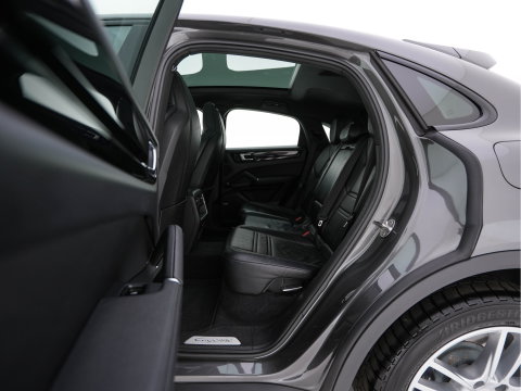 Porsche Cayenne Coupé 3.0 E-Hybrid (Plug-in) (INCL.BTW) Aut. *PANO | LEATHER | FULL-LED | SPORT-CHRONO | TOP-VIEW | ADAPTIVE-CRUISE | BOSE-SOUND | DAB+ | NAVI-FULLMAP | COMFORT-SEATS | SHIFT-PADDLES | KEYLESS | ECC | PDC | 20''ALU*