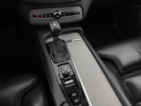 Volvo XC90 2.0 D5 AWD Inscription [7-Pers.] Aut. *PANO | HEAD-UP | LEATHER | FULL-LED | MEMORY-PACK | BLINDSPOT | KEYLESS | DIGI-COCKPIT | CAMERA | NAVI-FULLMAP | HEATED-CONTOURSEATS | TOWBAR | 21''ALU*