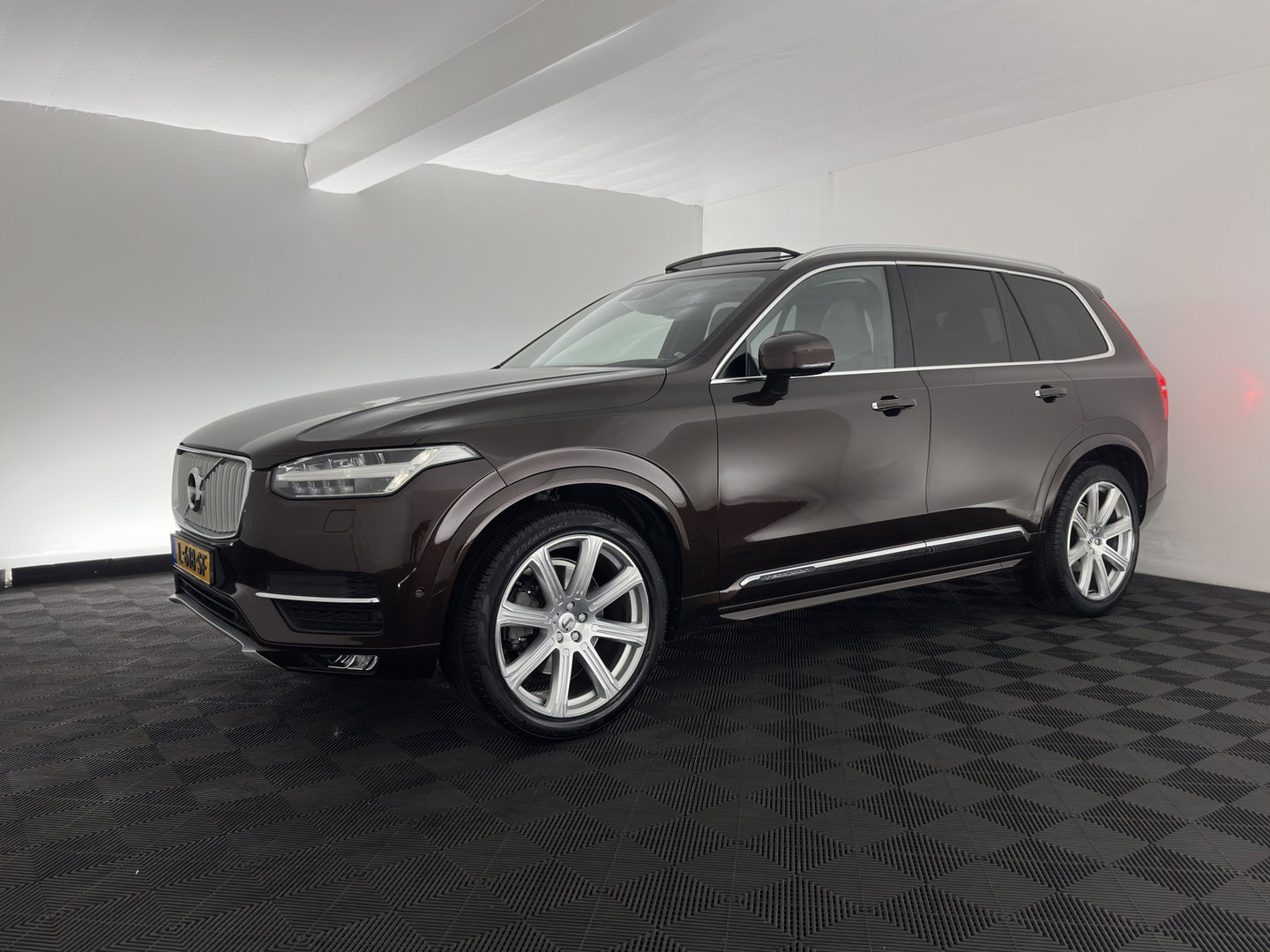 Volvo XC90 2.0 D5 AWD Inscription [7-Pers.] Aut. *PANO | HEAD-UP | LEATHER | FULL-LED | MEMORY-PACK | BLINDSPOT | KEYLESS | DIGI-COCKPIT | CAMERA | NAVI-FULLMAP | HEATED-CONTOURSEATS | TOWBAR | 21''ALU*