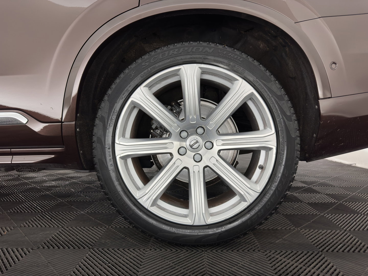 Volvo XC90 2.0 D5 AWD Inscription [7-Pers.] Aut. *PANO | HEAD-UP | LEATHER | FULL-LED | MEMORY-PACK | BLINDSPOT | KEYLESS | DIGI-COCKPIT | CAMERA | NAVI-FULLMAP | HEATED-CONTOURSEATS | TOWBAR | 21''ALU*