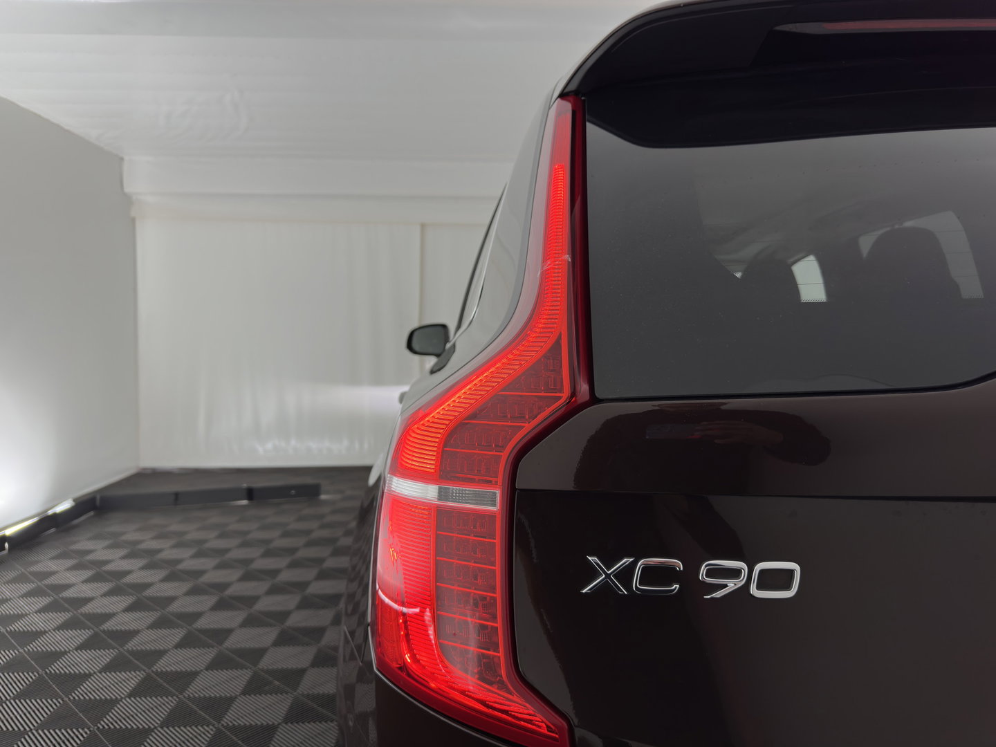 Volvo XC90 2.0 D5 AWD Inscription [7-Pers.] Aut. *PANO | HEAD-UP | LEATHER | FULL-LED | MEMORY-PACK | BLINDSPOT | KEYLESS | DIGI-COCKPIT | CAMERA | NAVI-FULLMAP | HEATED-CONTOURSEATS | TOWBAR | 21''ALU*
