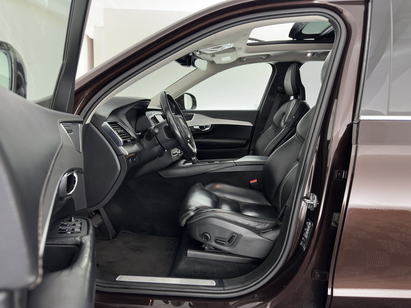 Volvo XC90 2.0 D5 AWD Inscription [7-Pers.] Aut. *PANO | HEAD-UP | LEATHER | FULL-LED | MEMORY-PACK | BLINDSPOT | KEYLESS | DIGI-COCKPIT | CAMERA | NAVI-FULLMAP | HEATED-CONTOURSEATS | TOWBAR | 21''ALU*