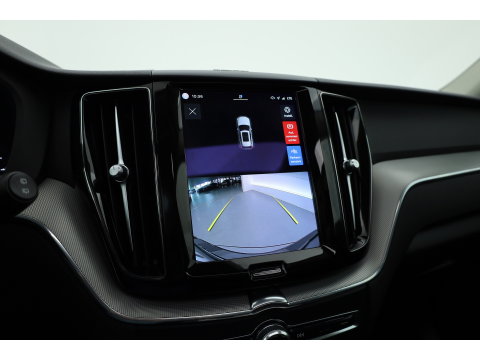 Volvo XC60 2.0 T6 Plug-in hybrid AWD Plus Dark | Pano-dak | Adap. Cruise | H&K Audio | 4x stoel + stuurverwarming |