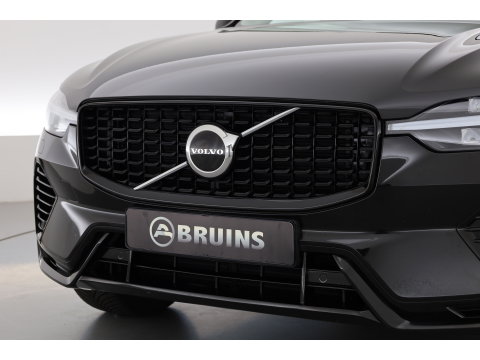 Volvo XC60 2.0 T6 Plug-in hybrid AWD Plus Dark | Pano-dak | Adap. Cruise | H&K Audio | 4x stoel + stuurverwarming |