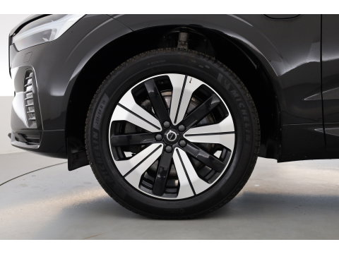 Volvo XC60 2.0 T6 Plug-in hybrid AWD Plus Dark | Pano-dak | Adap. Cruise | H&K Audio | 4x stoel + stuurverwarming |
