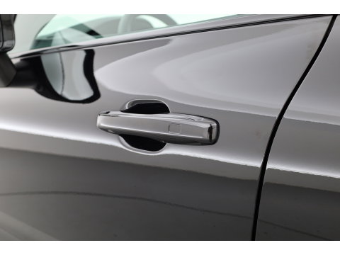 Volvo XC60 2.0 T6 Plug-in hybrid AWD Plus Dark | Pano-dak | Adap. Cruise | H&K Audio | 4x stoel + stuurverwarming |