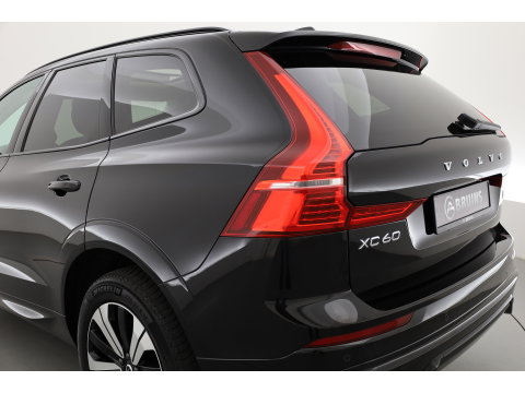 Volvo XC60 2.0 T6 Plug-in hybrid AWD Plus Dark | Pano-dak | Adap. Cruise | H&K Audio | 4x stoel + stuurverwarming |