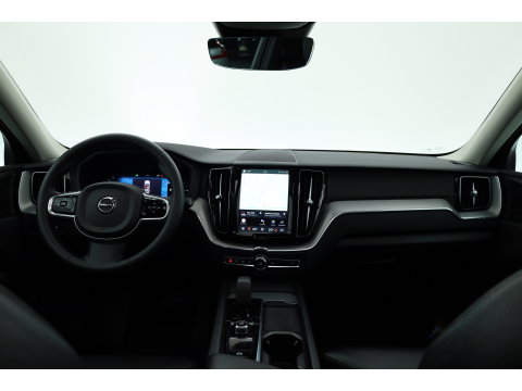 Volvo XC60 2.0 T6 Plug-in hybrid AWD Plus Dark | Pano-dak | Adap. Cruise | H&K Audio | 4x stoel + stuurverwarming |