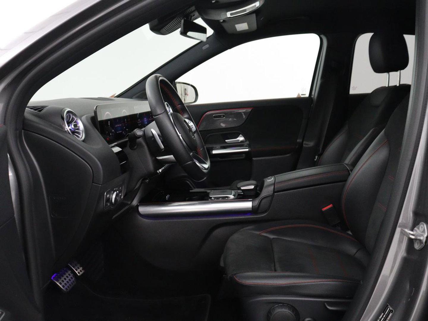 Mercedes-Benz GLA 250 e Business Solution AMG Limited | SOH 95,2% | Leder/alcantara | Stoelverwarming | Carplay | Sfeerverlichting | Cruise control | Camera | Park assist | Trekhaak