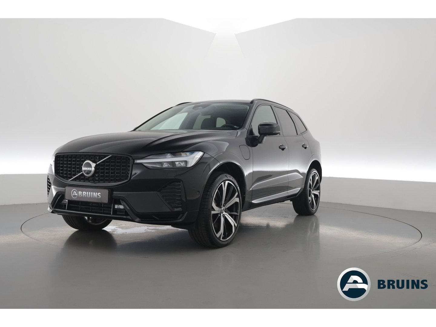 Volvo XC60 2.0 T6 Plug-in hybrid AWD Plus Dark - Luchtvering | Rijklaar! | Pano | Ventilatie | Stuur+Stoelverw. | Leder+Memory | 360*+PDC | Led | v