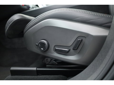 Volvo XC60 2.0 T6 Plug-in hybrid AWD Plus Dark - Luchtvering | Rijklaar! | Pano | Ventilatie | Stuur+Stoelverw. | Leder+Memory | 360*+PDC | Led | v
