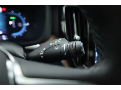 Volvo XC60 2.0 T6 Plug-in hybrid AWD Plus Dark - Luchtvering | Rijklaar! | Pano | Ventilatie | Stuur+Stoelverw. | Leder+Memory | 360*+PDC | Led | v