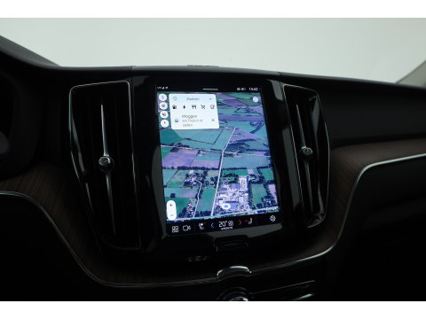 Volvo XC60 2.0 T6 Plug-in hybrid AWD Plus Dark - Luchtvering | Rijklaar! | Pano | Ventilatie | Stuur+Stoelverw. | Leder+Memory | 360*+PDC | Led | v