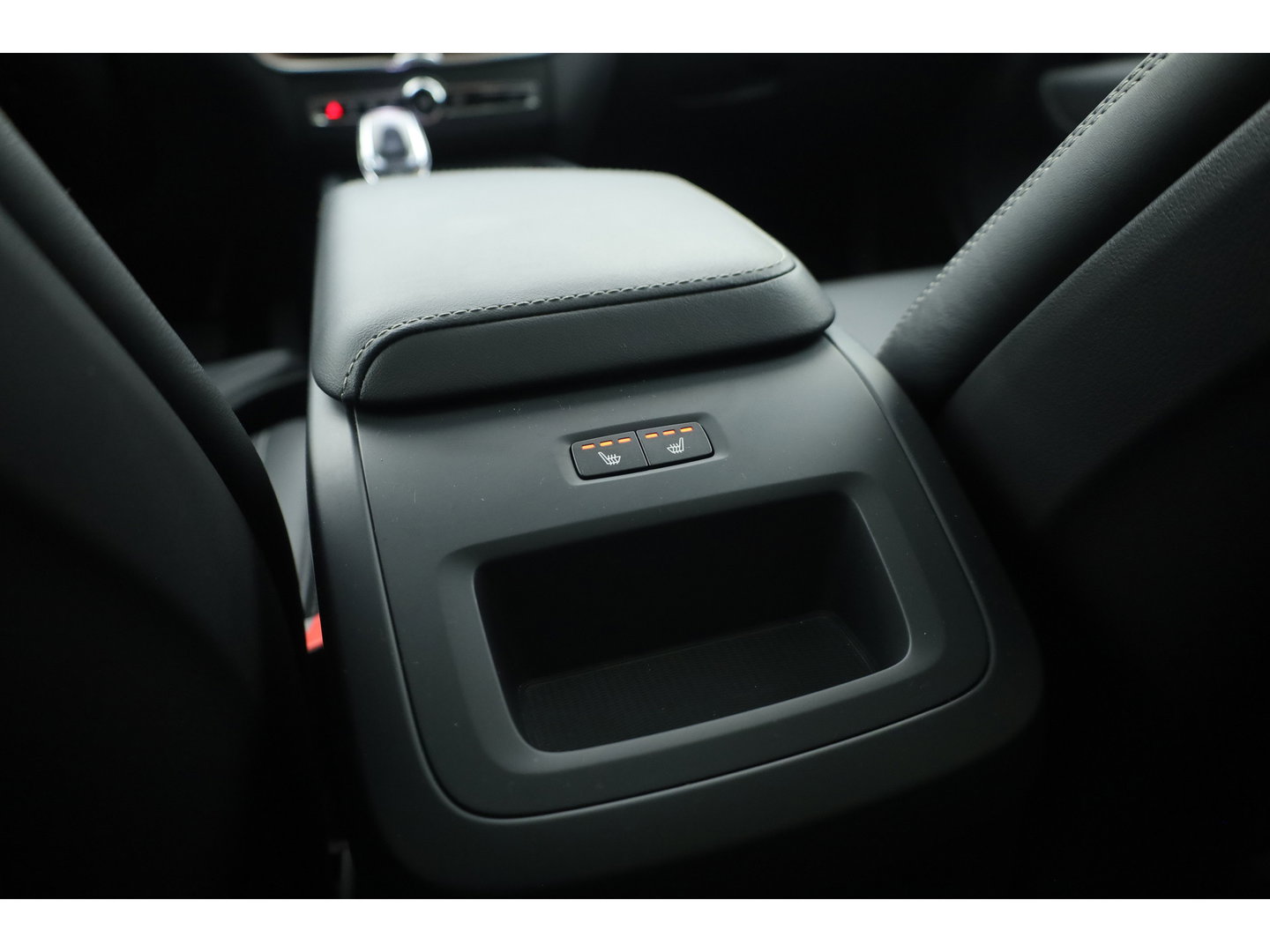 Volvo XC60 2.0 T6 Plug-in hybrid AWD Plus Dark - Luchtvering | Rijklaar! | Pano | Ventilatie | Stuur+Stoelverw. | Leder+Memory | 360*+PDC | Led | v