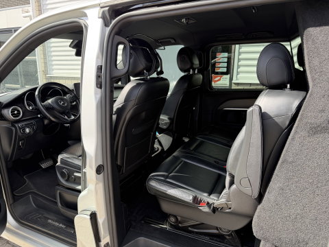 Mercedes-Benz V-Klasse 250d Lang L2H1 DC 5 persoons Edition / vaste prijs rijklaar € 36.950 ex btw / lease vanaf € 603 / leer / burmester / AMG / dubbele schuifdeur electrisch / trekhaak