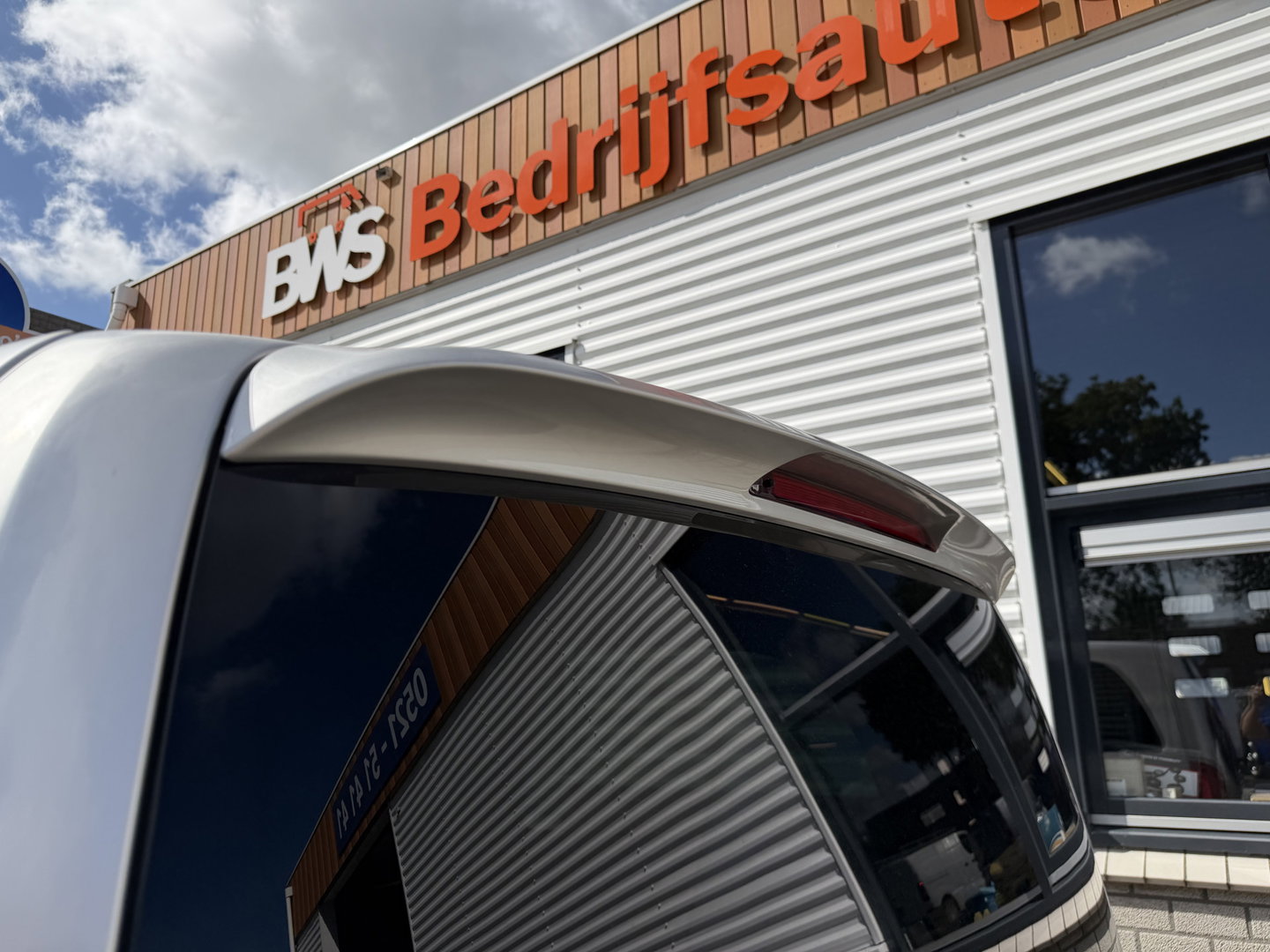Mercedes-Benz V-Klasse 250d Lang L2H1 DC 5 persoons Edition / vaste prijs rijklaar € 36.950 ex btw / lease vanaf € 603 / leer / burmester / AMG / dubbele schuifdeur electrisch / trekhaak