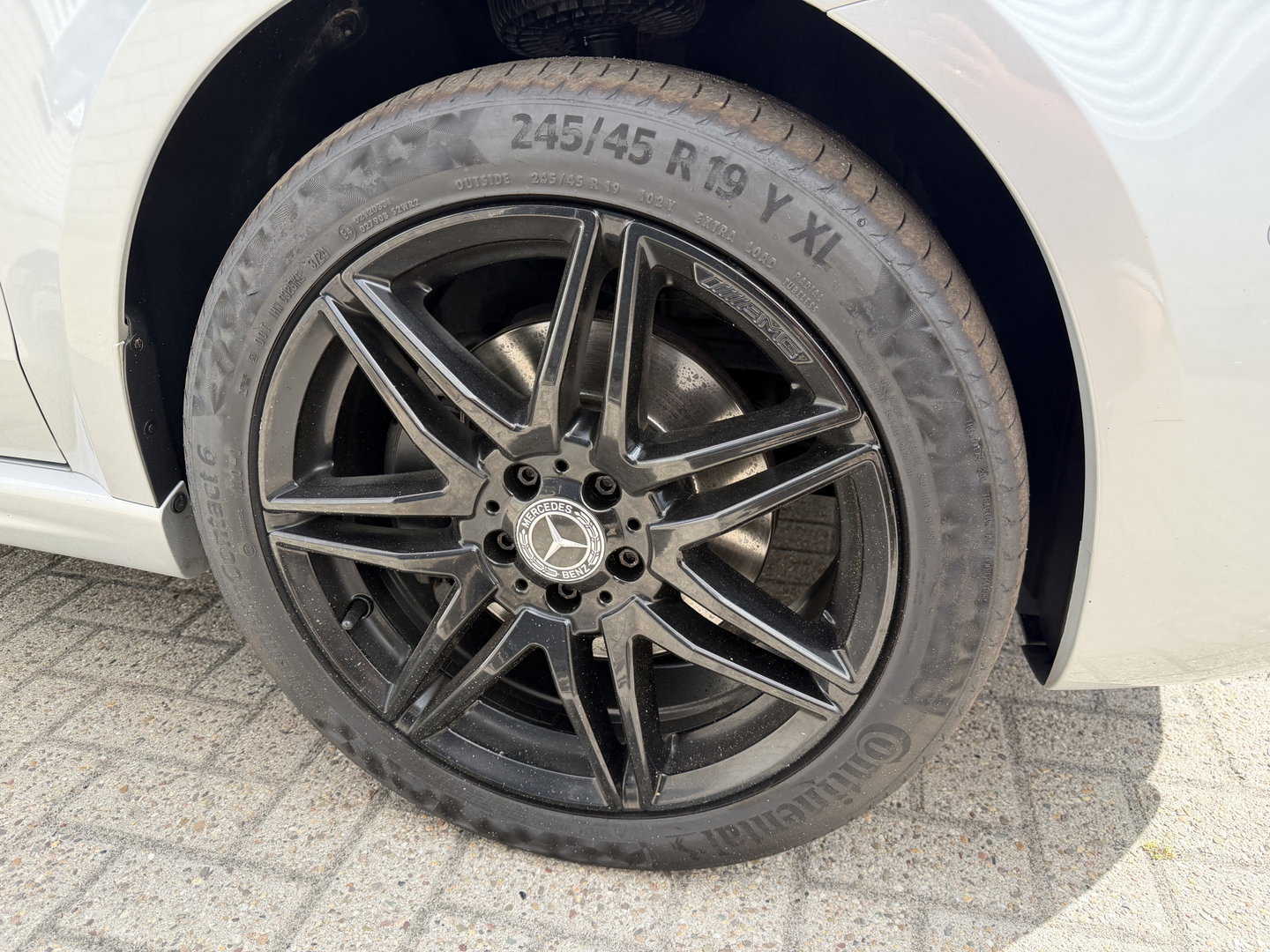 Mercedes-Benz V-Klasse 250d Lang L2H1 DC 5 persoons Edition / vaste prijs rijklaar € 36.950 ex btw / lease vanaf € 603 / leer / burmester / AMG / dubbele schuifdeur electrisch / trekhaak