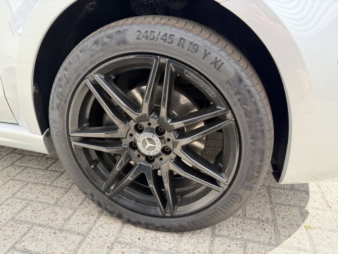 Mercedes-Benz V-Klasse 250d Lang L2H1 DC 5 persoons Edition / vaste prijs rijklaar € 36.950 ex btw / lease vanaf € 603 / leer / burmester / AMG / dubbele schuifdeur electrisch / trekhaak