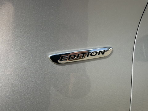 Mercedes-Benz V-Klasse 250d Lang L2H1 DC 5 persoons Edition / vaste prijs rijklaar € 36.950 ex btw / lease vanaf € 603 / leer / burmester / AMG / dubbele schuifdeur electrisch / trekhaak