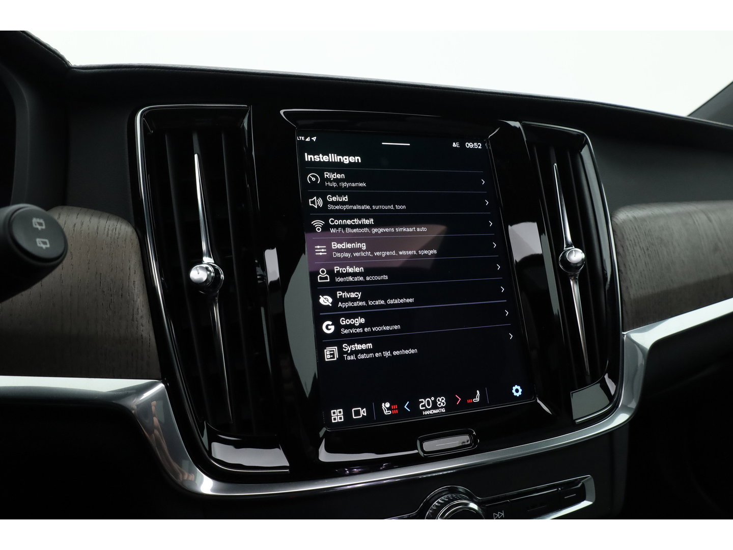 Volvo V90 2.0 T6 Plug-in hybrid AWD Ultimate Dark | Long Range | Pano | 360 camera | Blis | ACC | H&K Audio | Mem Stoelen |